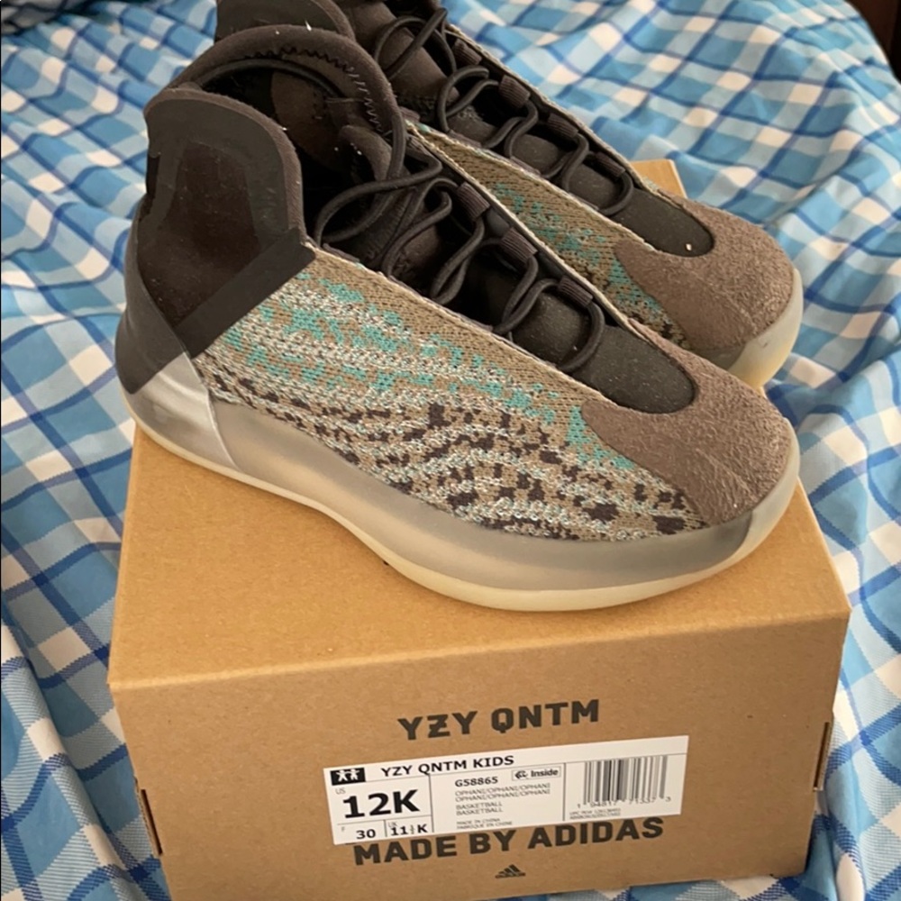 Yeezy toddler sneakers